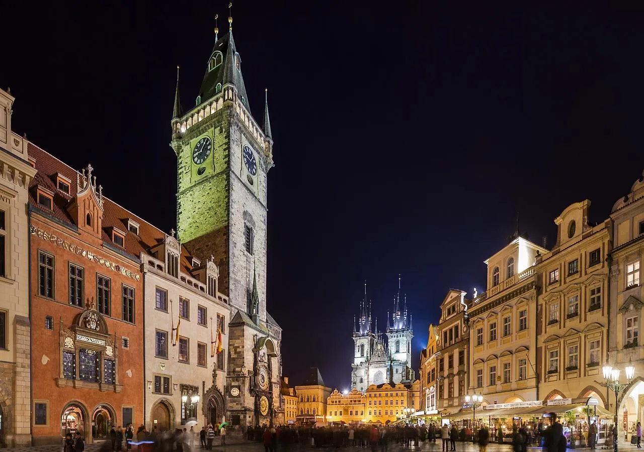 Historical Apartment Between Prague Castle And Charles Bridge